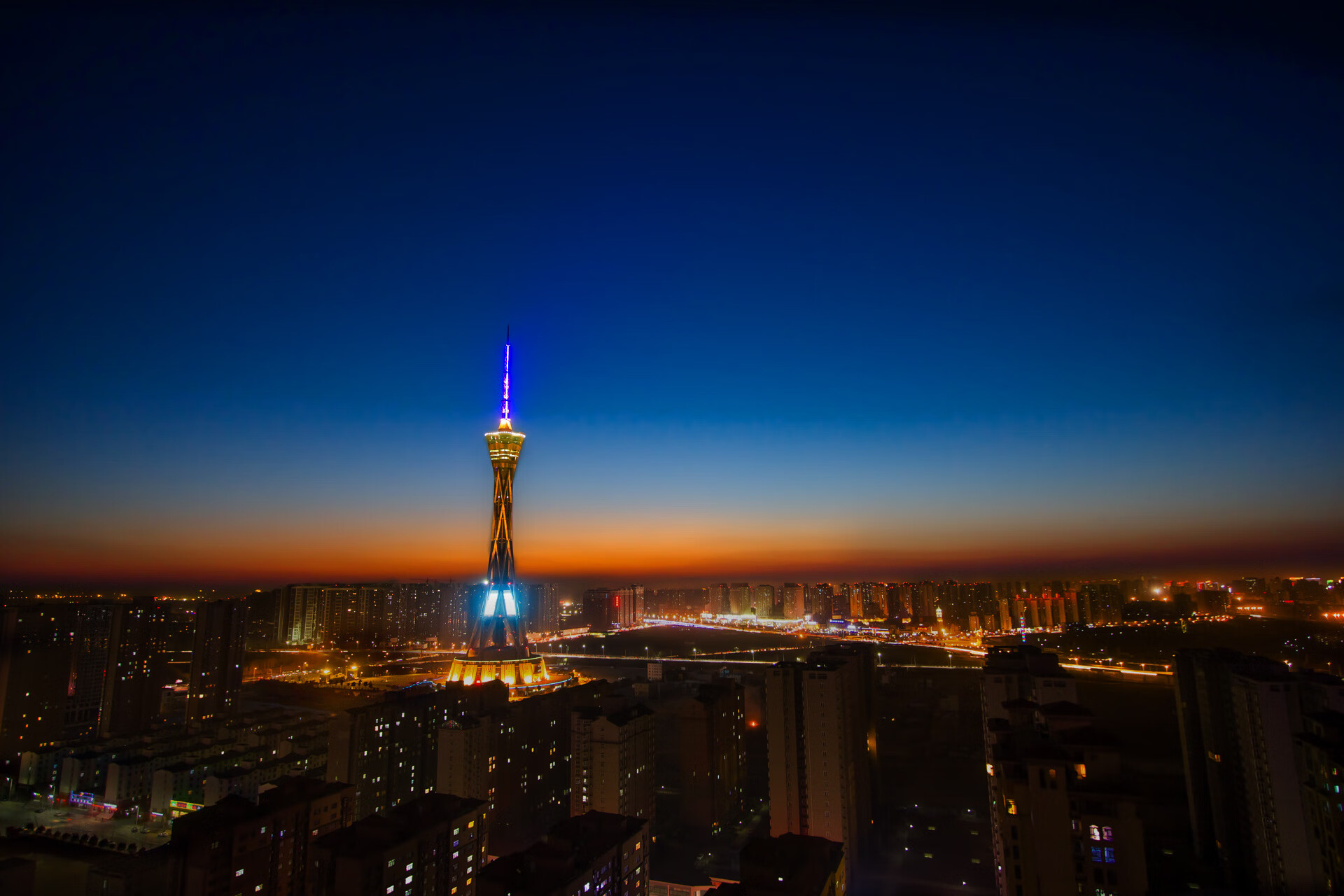 全国青少年“创新篮球课堂”在各地高校广泛推广，打造科技青训新模式